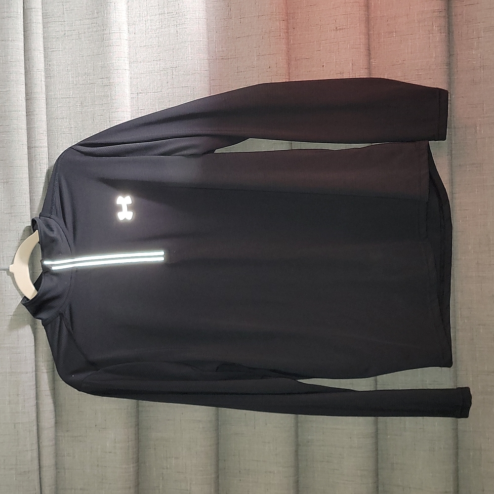 Under armor quarter zip. Large fitted. Heat gear